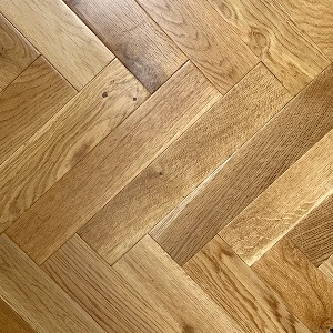 400mm x 15/4 Engineered Oak Herringbone Flooring - Natural UV Lacquered